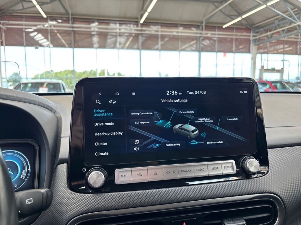 Hyundai KONA 2022 Musta