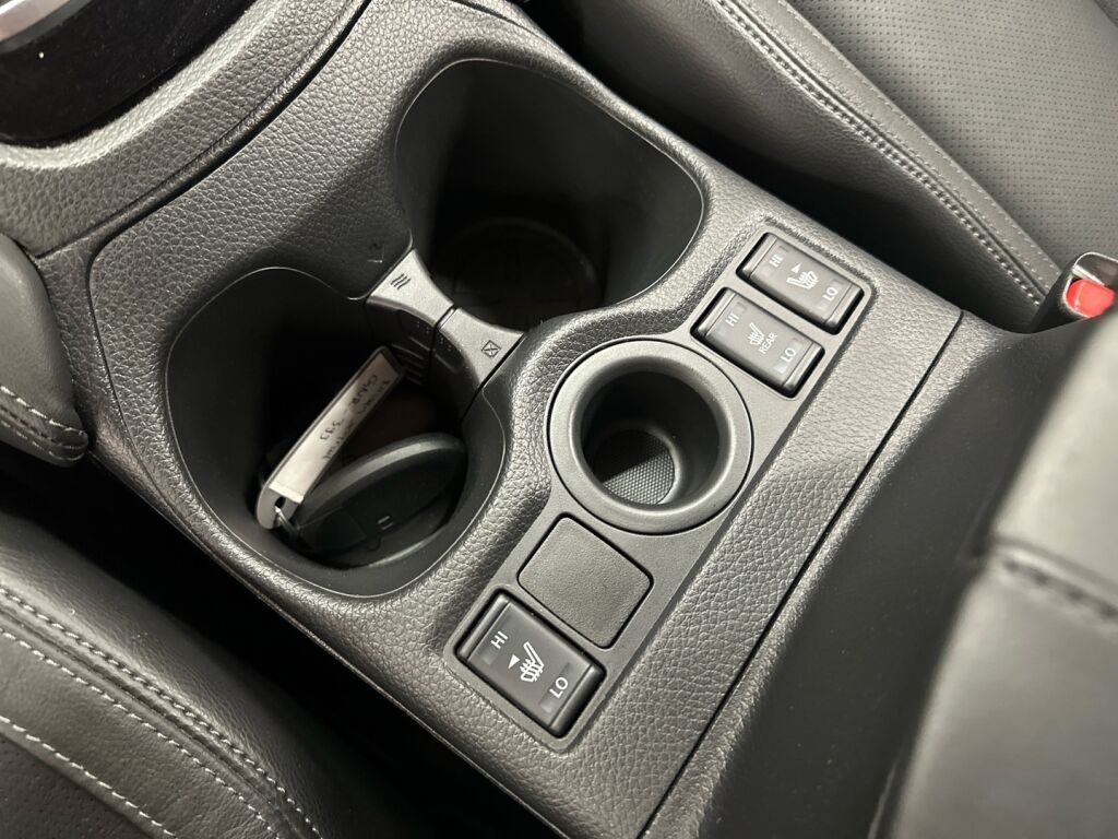 Nissan X-Trail 2019 Musta