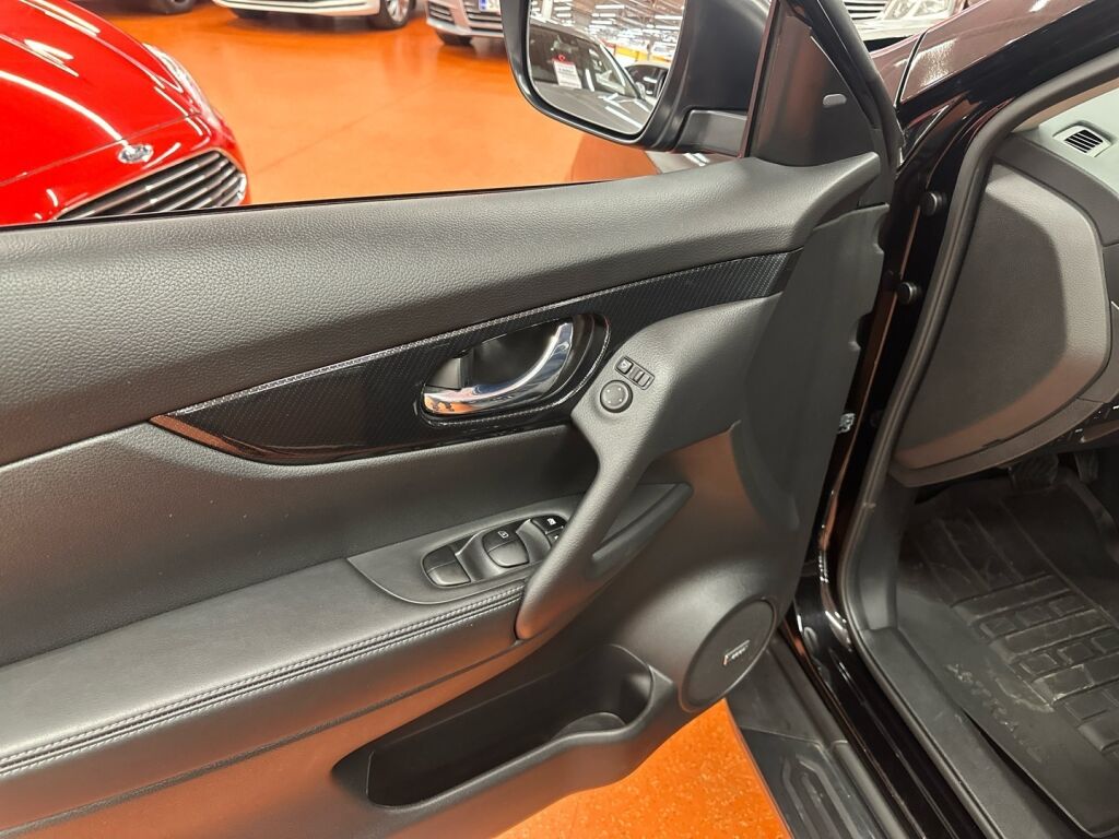 Nissan X-Trail 2019 Musta