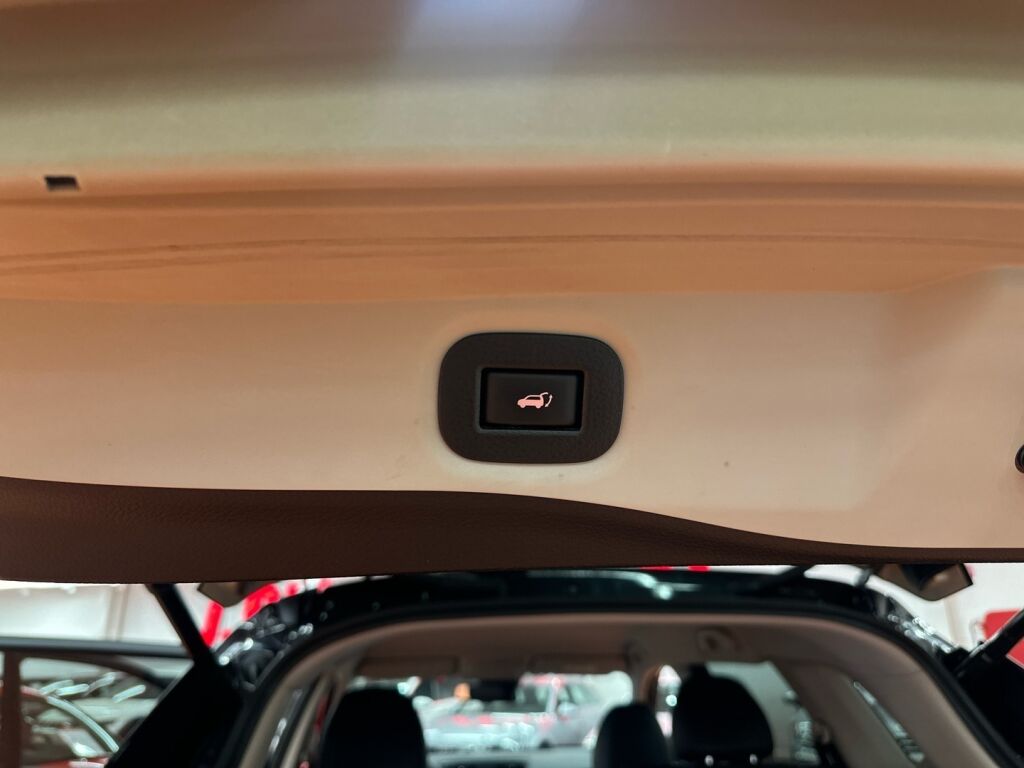 Nissan X-Trail 2019 Musta