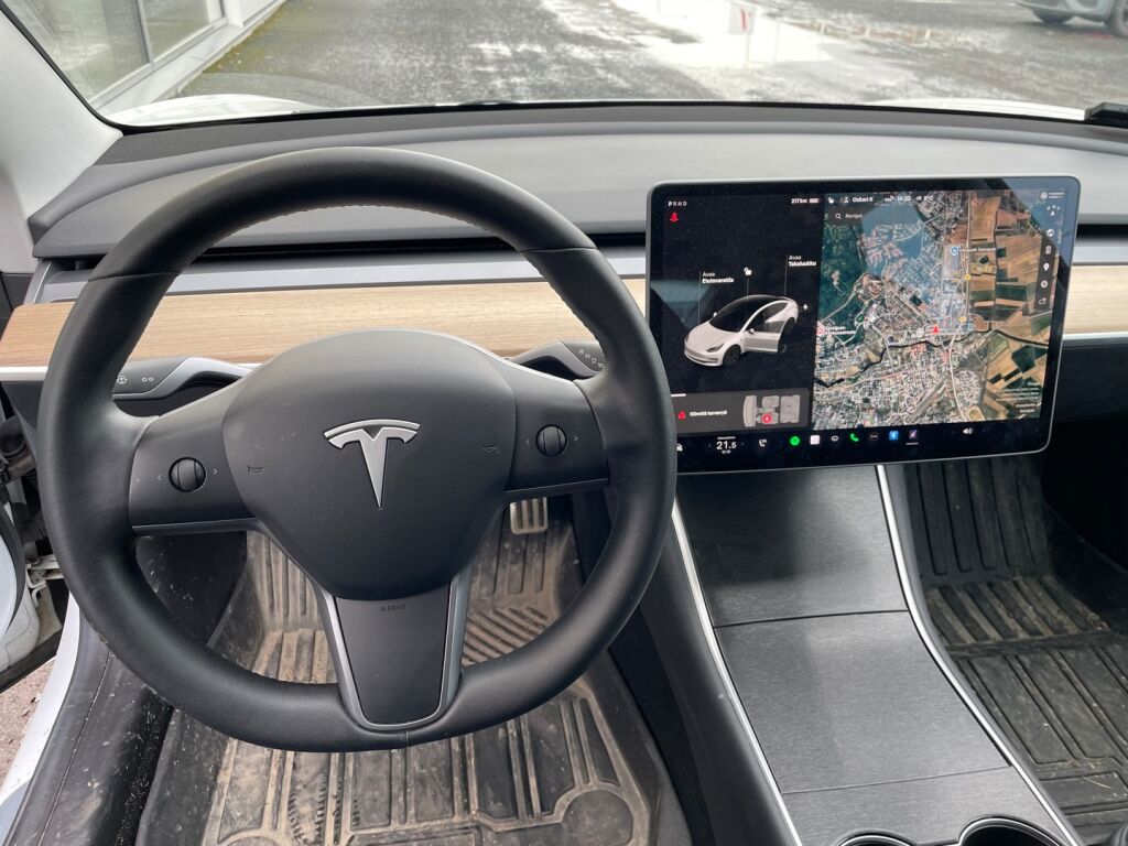 Tesla Model 3 2019 Valkoinen