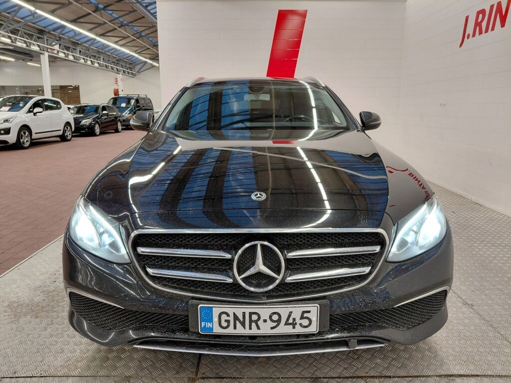 Mercedes-Benz E 2019 Musta