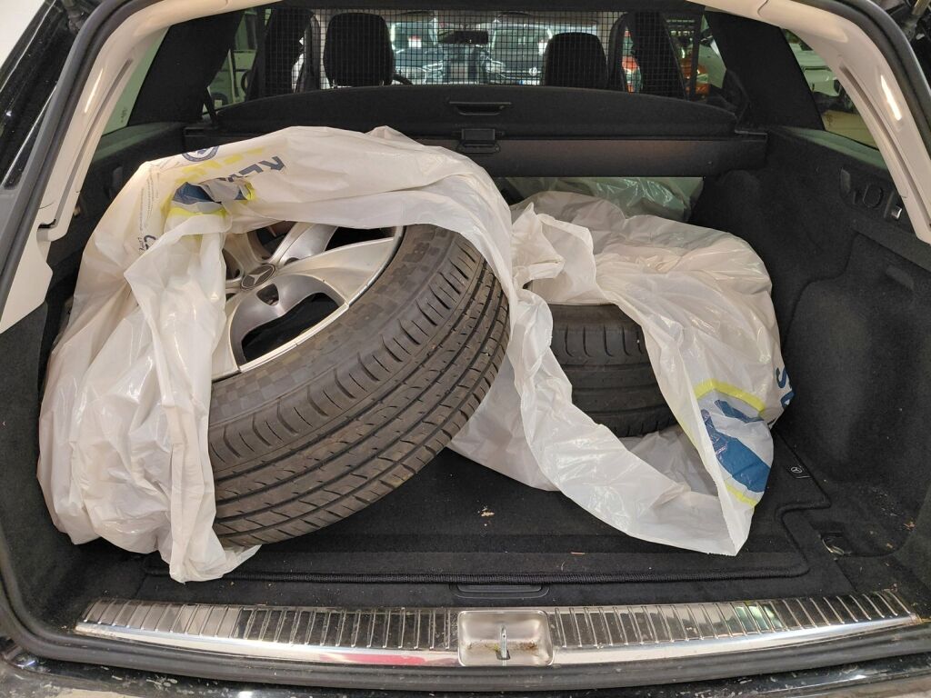 Mercedes-Benz E 2019 Musta