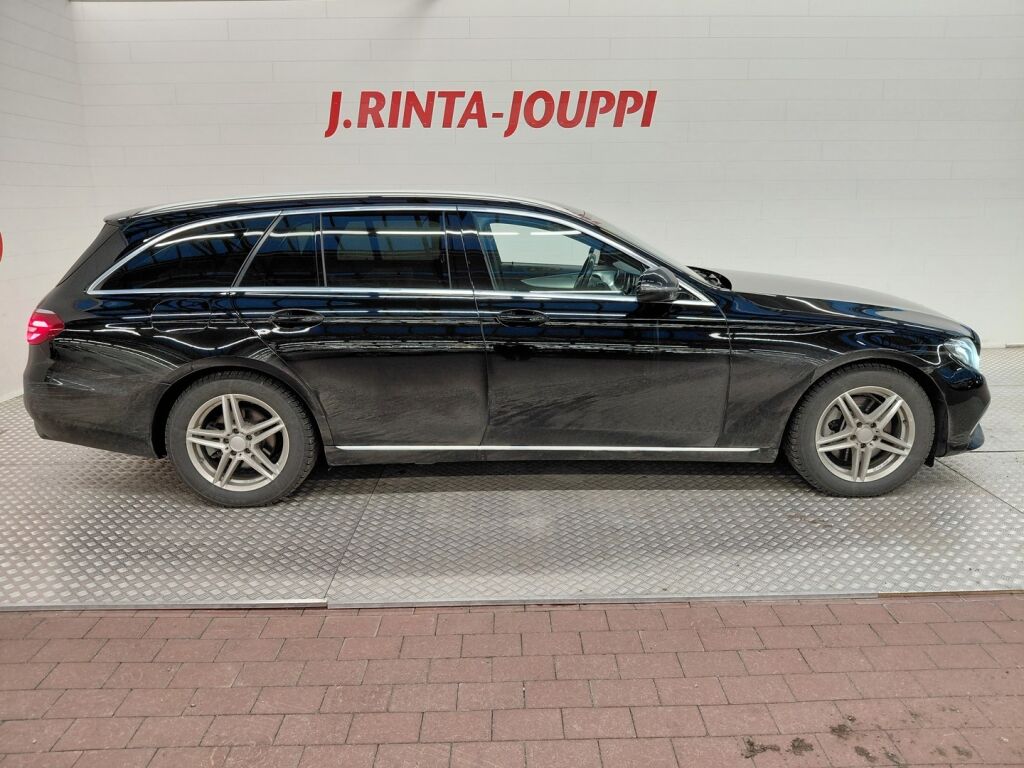 Mercedes-Benz E 2019 Musta