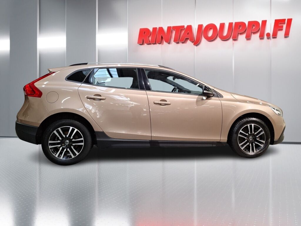 Volvo V40 Cross Country 2016 