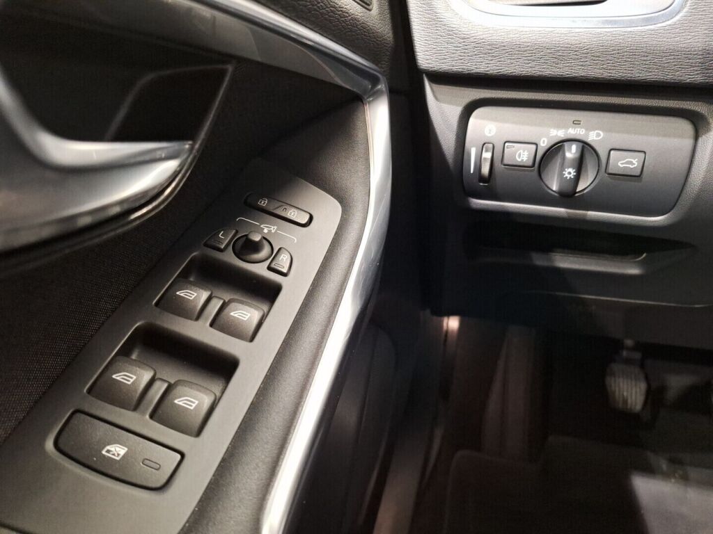 Volvo V40 Cross Country 2016 