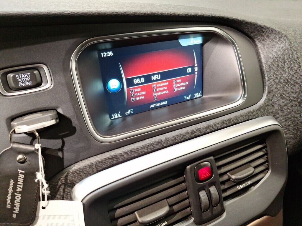 Volvo V40 Cross Country 2016 