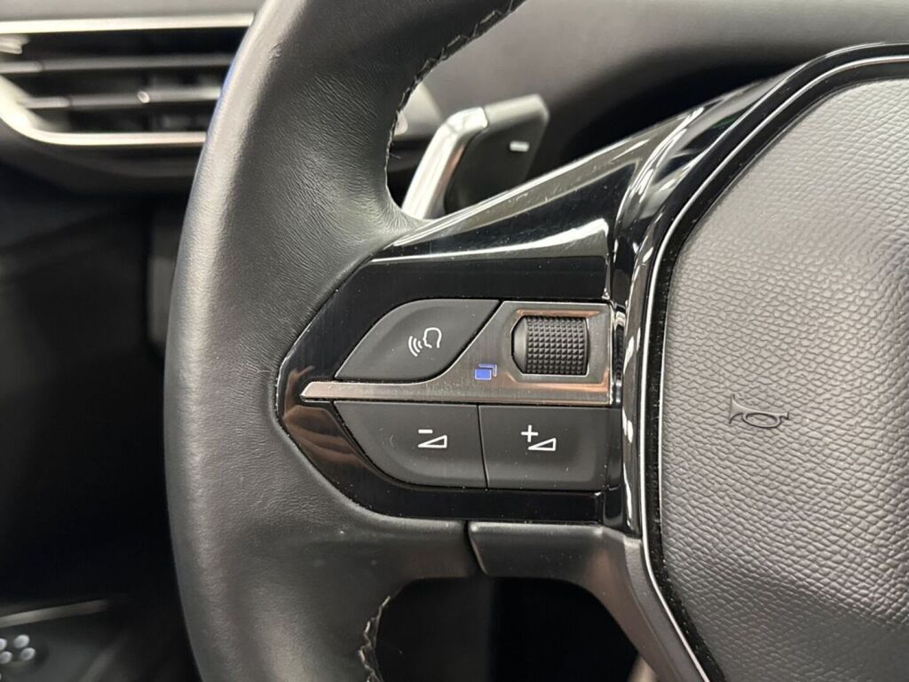 Peugeot 5008 2020 Valkoinen