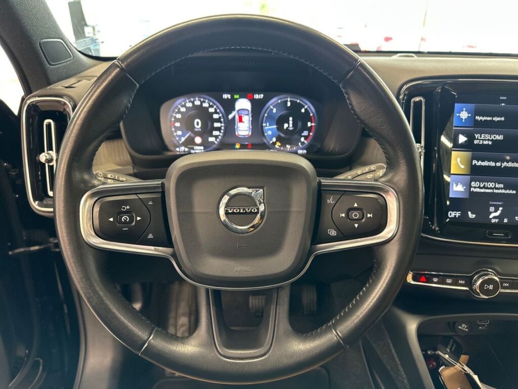 Volvo XC40 2019 Musta
