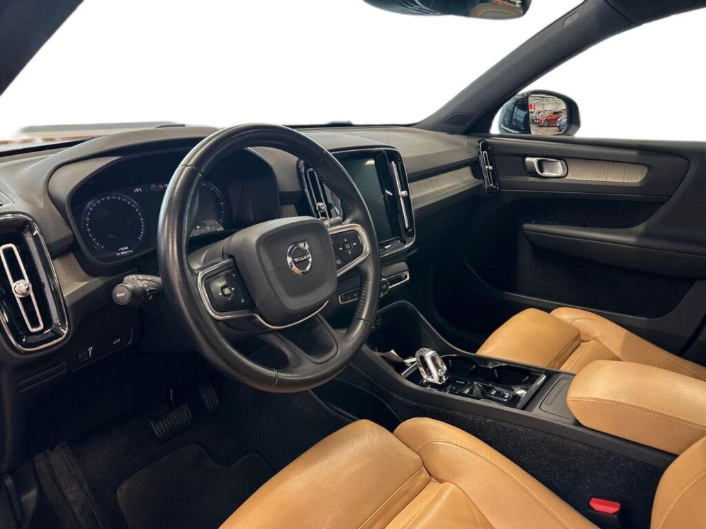 Volvo XC40 2019 Musta