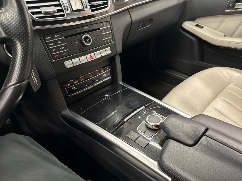 Mercedes-Benz E 2015 Musta