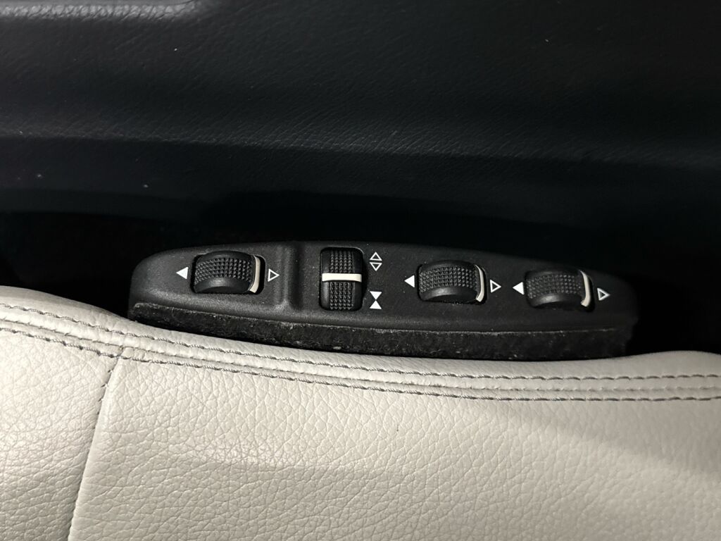 Mercedes-Benz E 2015 Musta