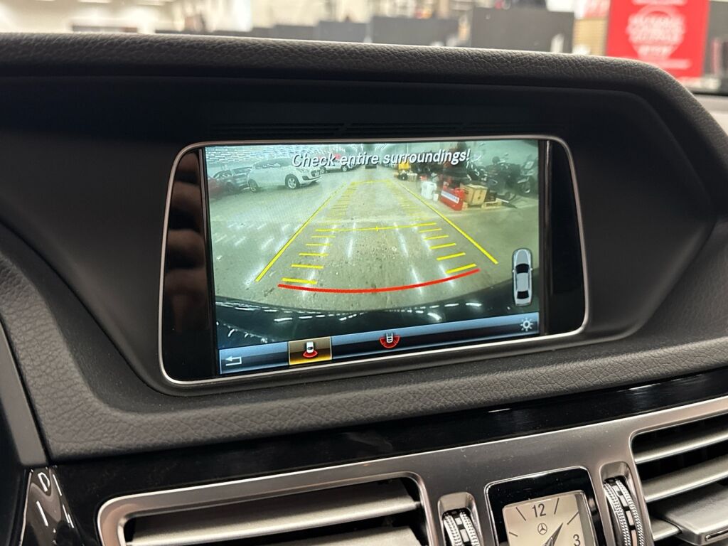 Mercedes-Benz E 2015 Musta