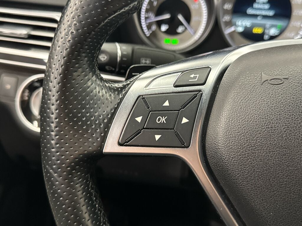 Mercedes-Benz E 2015 Musta