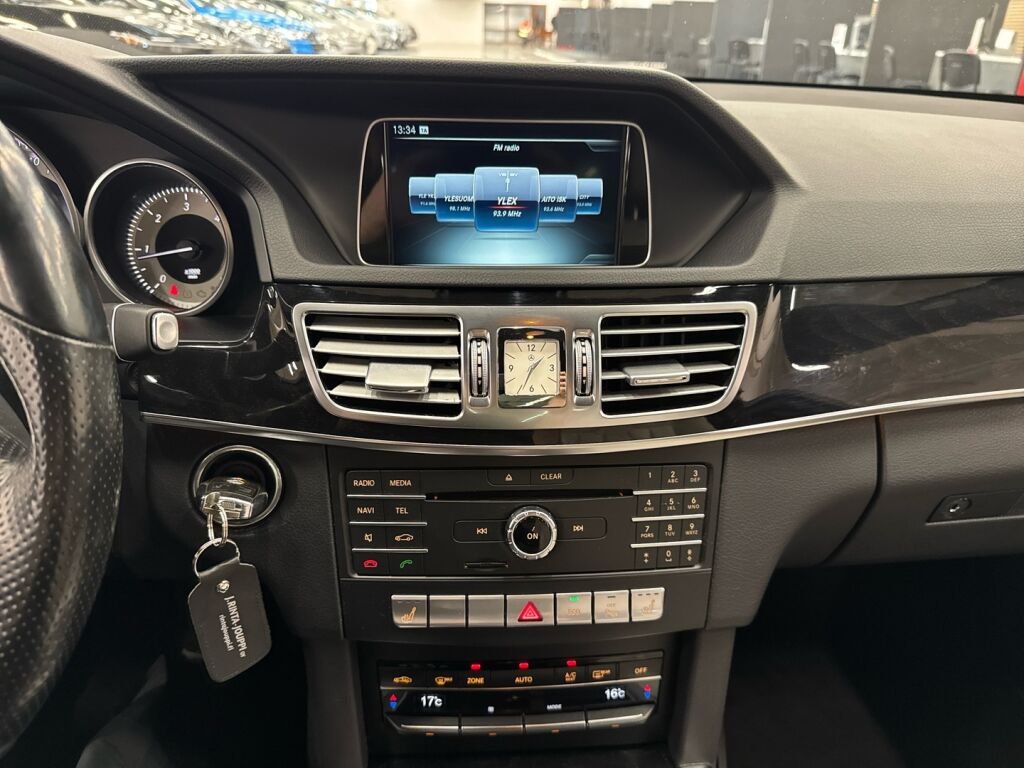 Mercedes-Benz E 2015 Musta