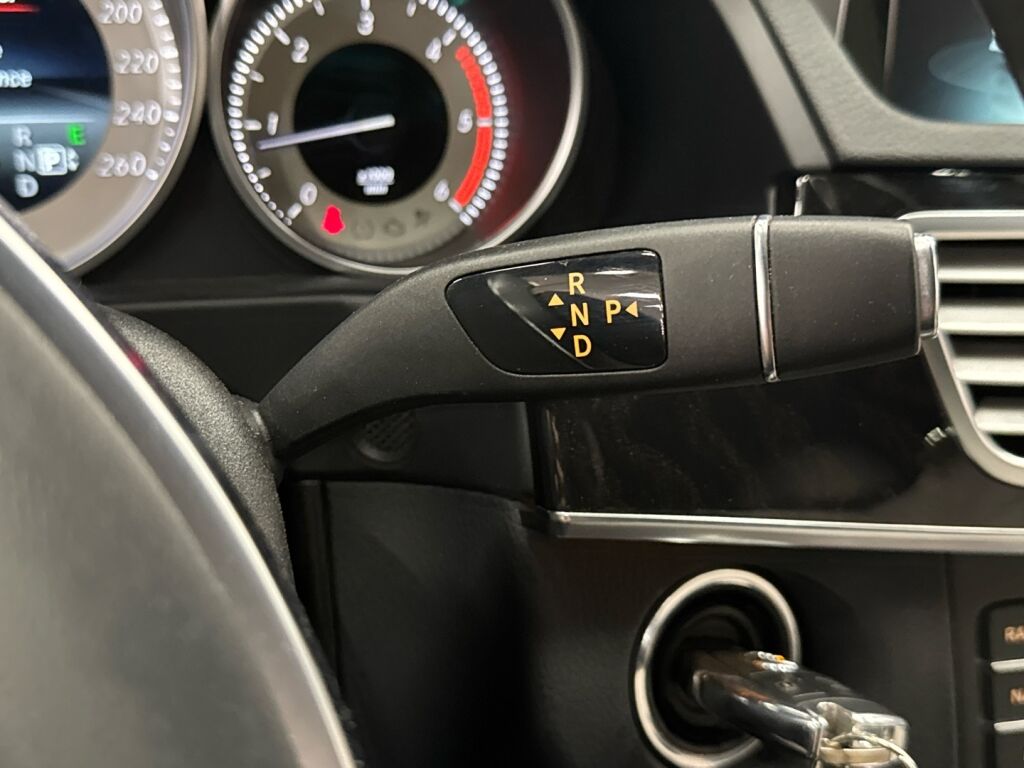 Mercedes-Benz E 2015 Musta