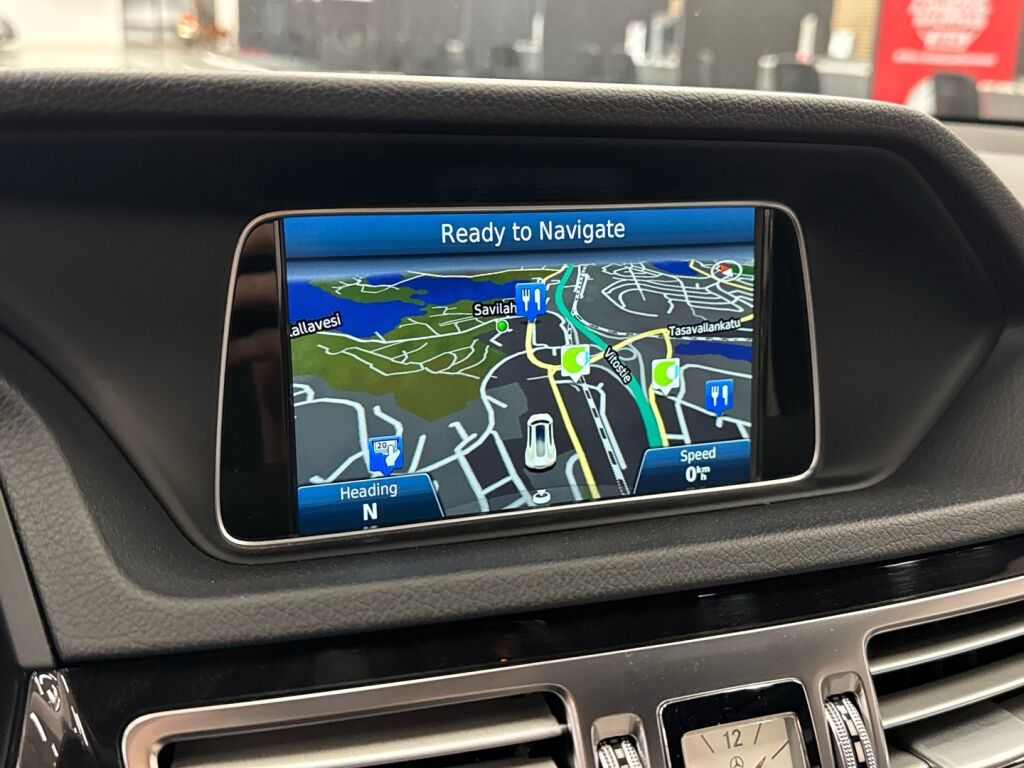 Mercedes-Benz E 2015 Musta