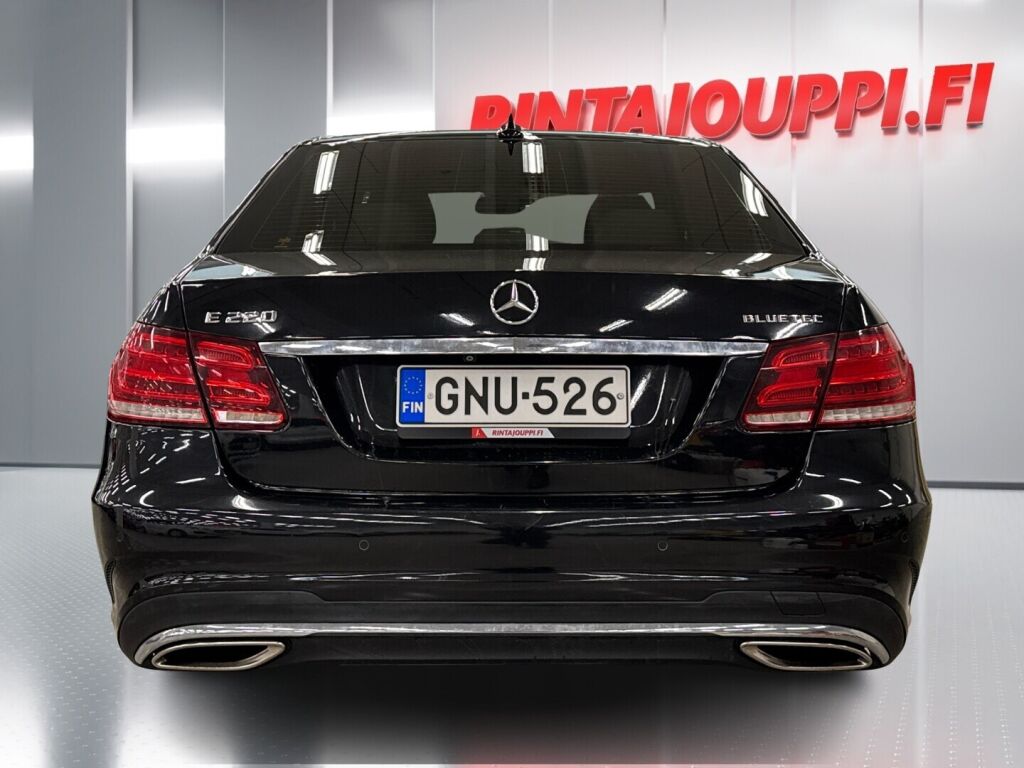 Mercedes-Benz E 2015 Musta