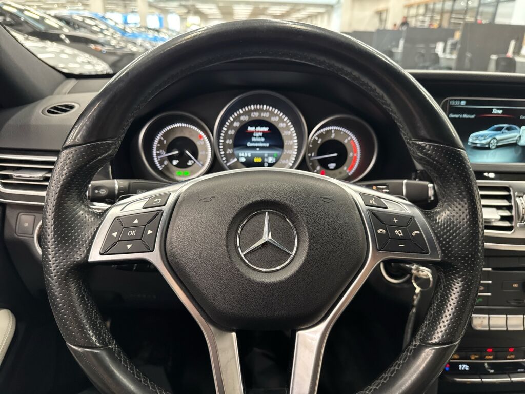 Mercedes-Benz E 2015 Musta