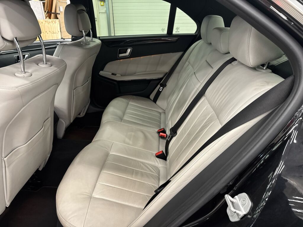 Mercedes-Benz E 2015 Musta