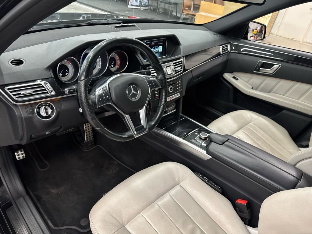 Mercedes-Benz E 2015 Musta