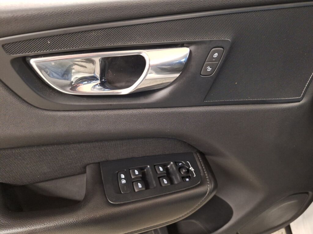 Volvo XC60 2020 Valkoinen