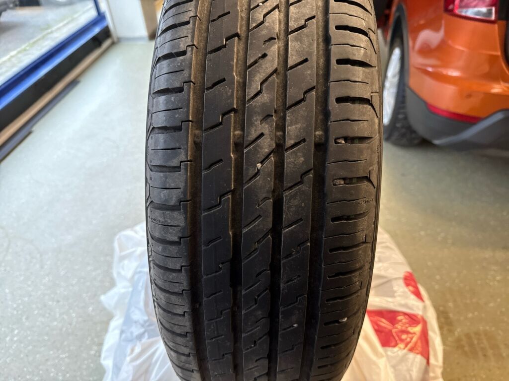 Seat Arona 2020 Oranssi