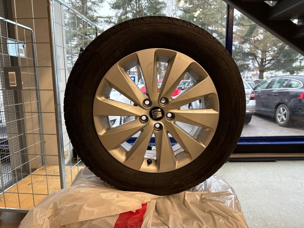 Seat Arona 2020 Oranssi