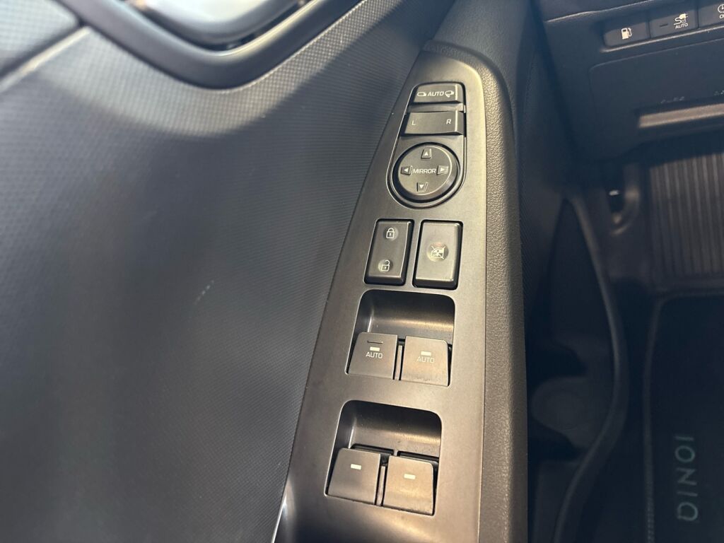 Hyundai IONIQ plug-in 2020 Valkoinen