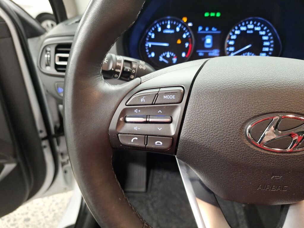 Hyundai i30 Hatchback 2022 Valkoinen