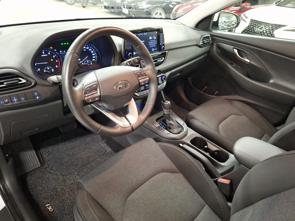 Hyundai i30 Hatchback 2022 Valkoinen