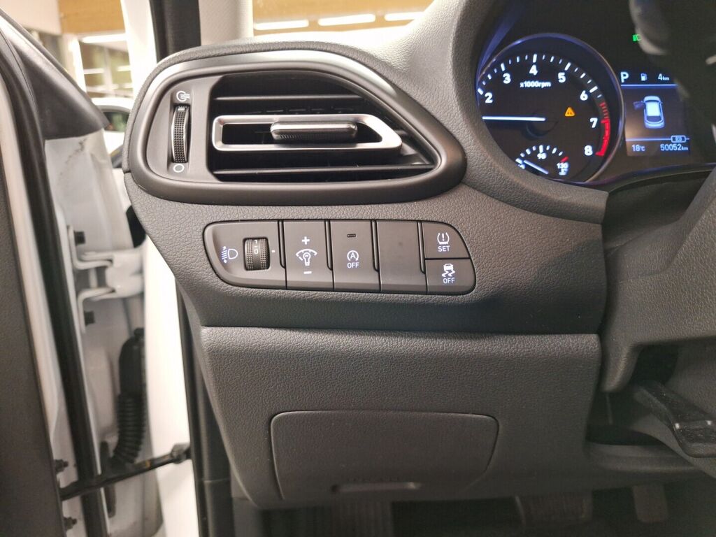 Hyundai i30 Hatchback 2022 Valkoinen