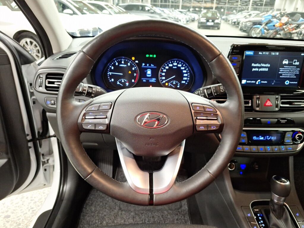 Hyundai i30 Hatchback 2022 Valkoinen