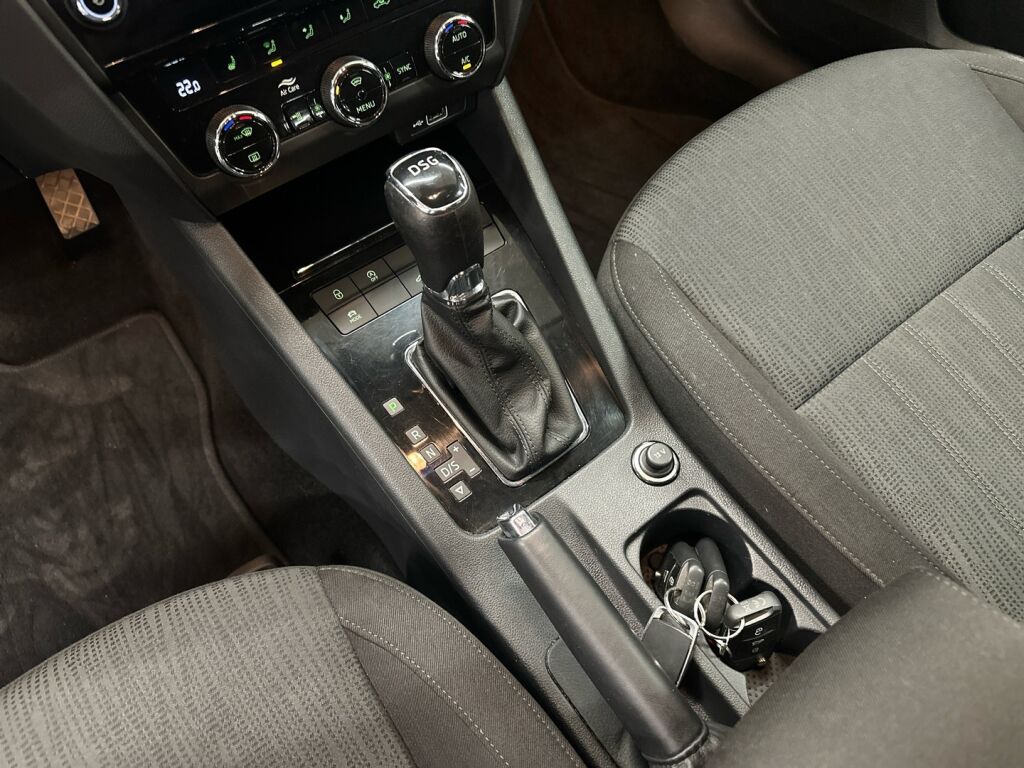 Skoda Octavia 2019 Musta