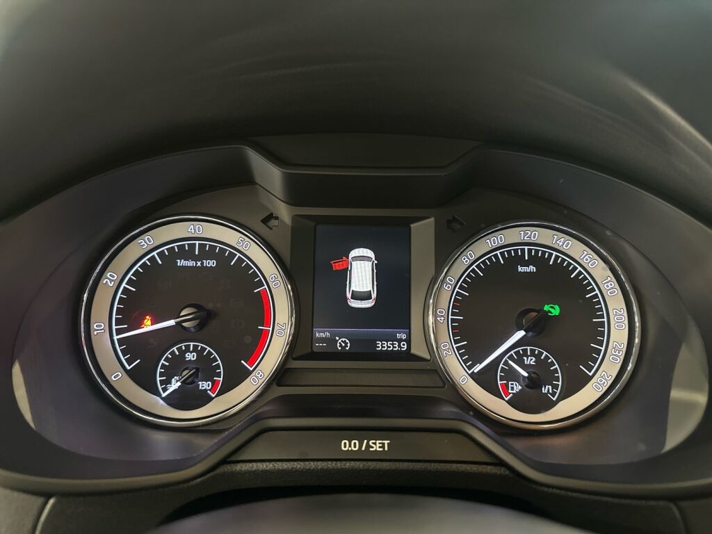 Skoda Octavia 2019 Musta