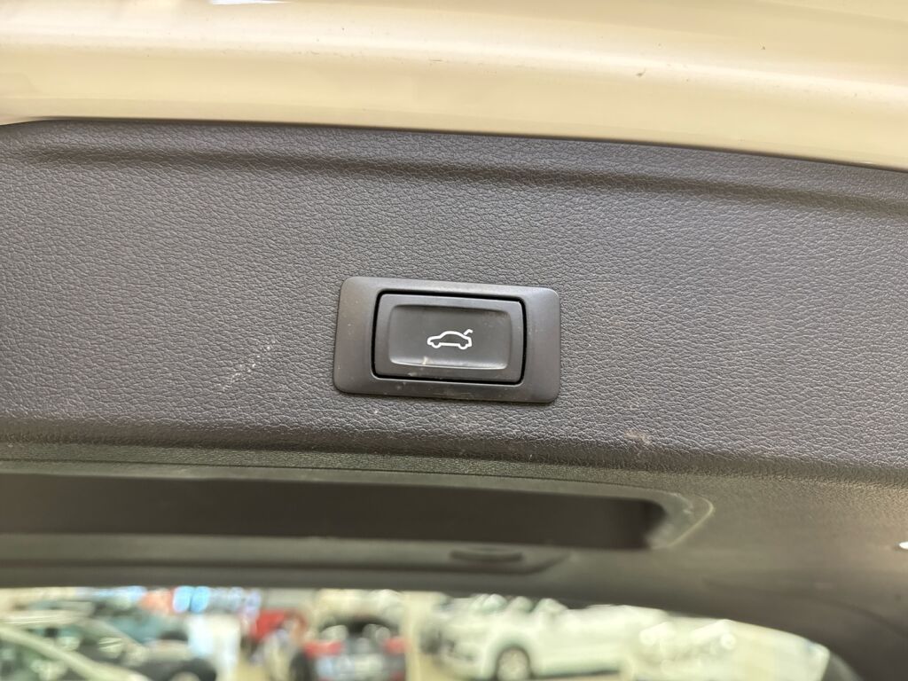 Audi A4 2016 Valkoinen