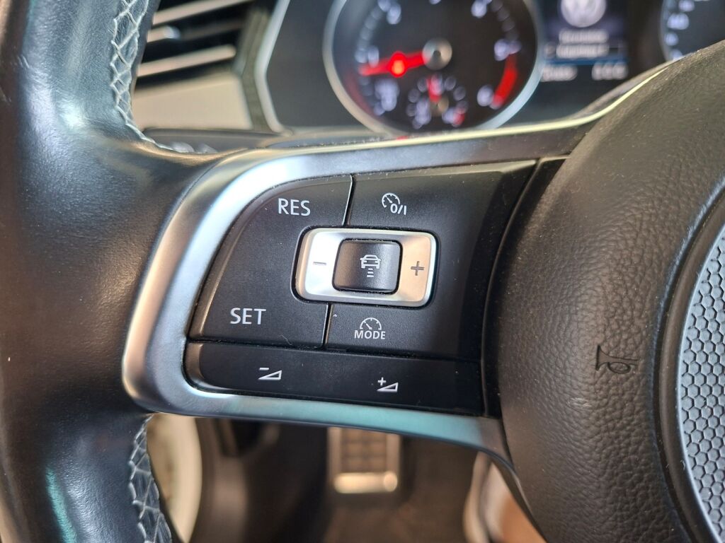 Volkswagen Passat 2017 Valkoinen