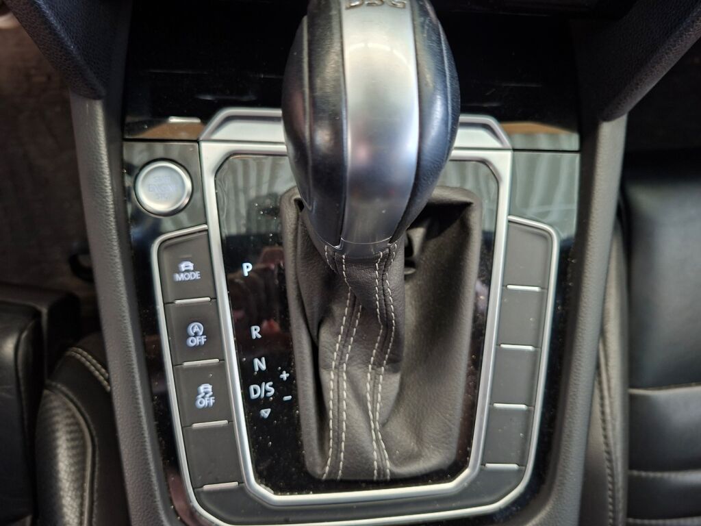 Volkswagen Passat 2017 Valkoinen