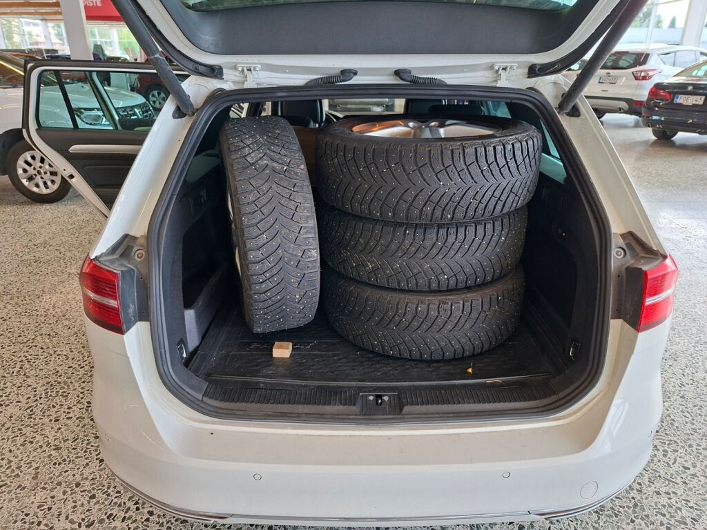 Volkswagen Passat 2017 Valkoinen