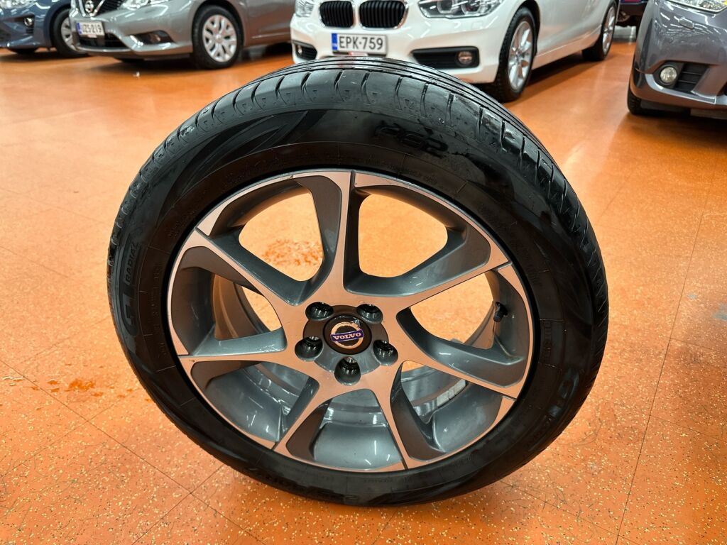 Volvo V40 Cross Country 2015 Musta