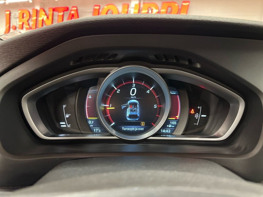 Volvo V40 Cross Country 2015 Musta