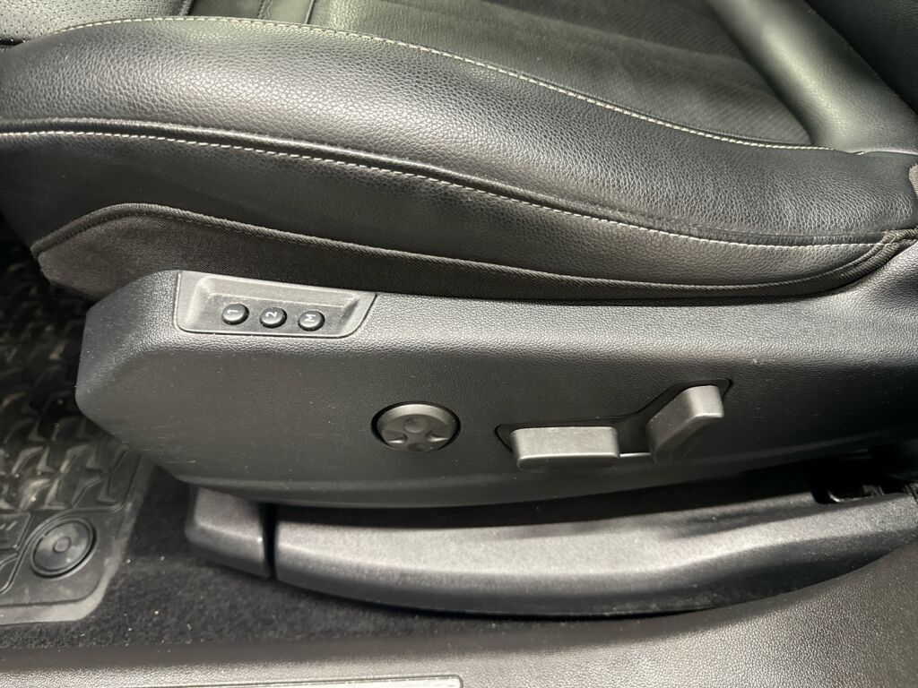 Opel Grandland X 2019 Sininen