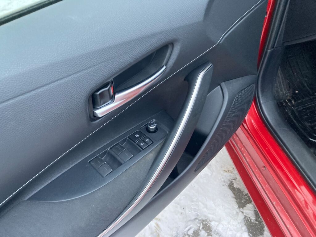 Toyota Corolla 2019 Metallinhohto Punainen