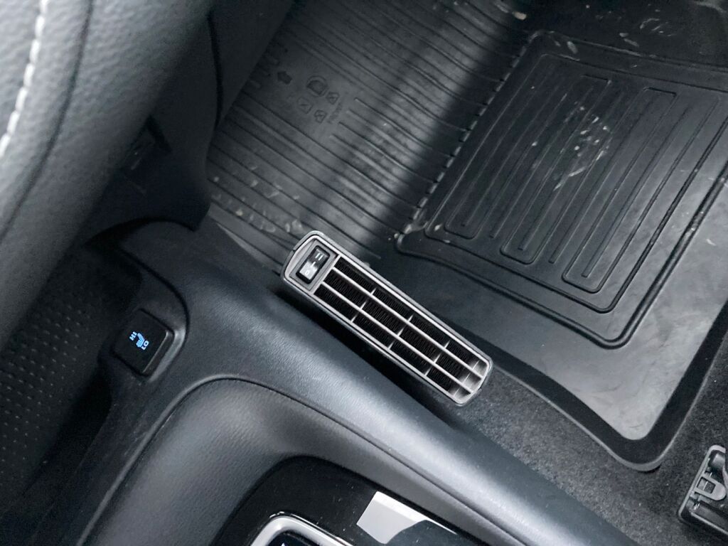 Toyota Corolla 2019 Metallinhohto Punainen