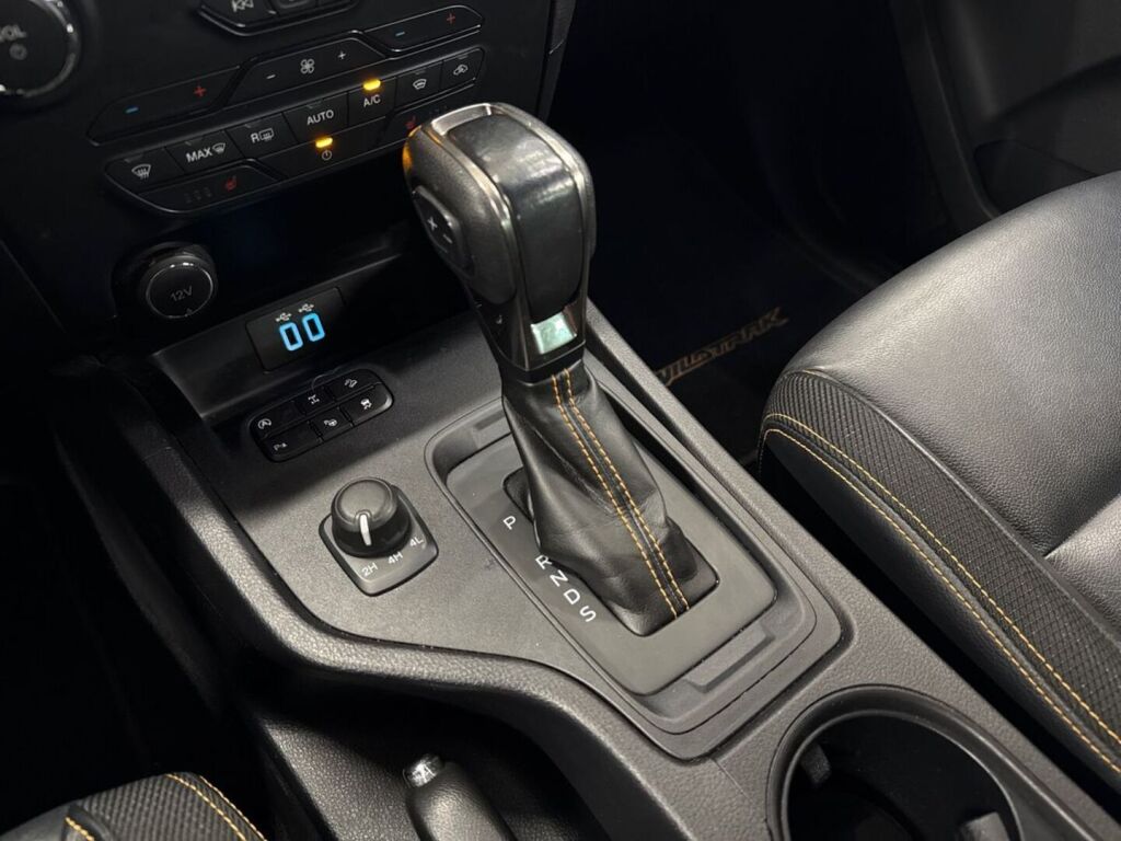 Ford Ranger 2020 Oranssi