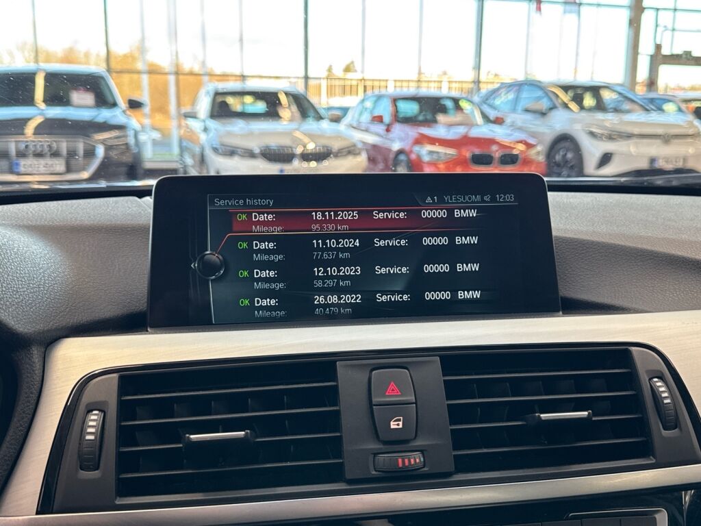 BMW 330 2017 Sininen