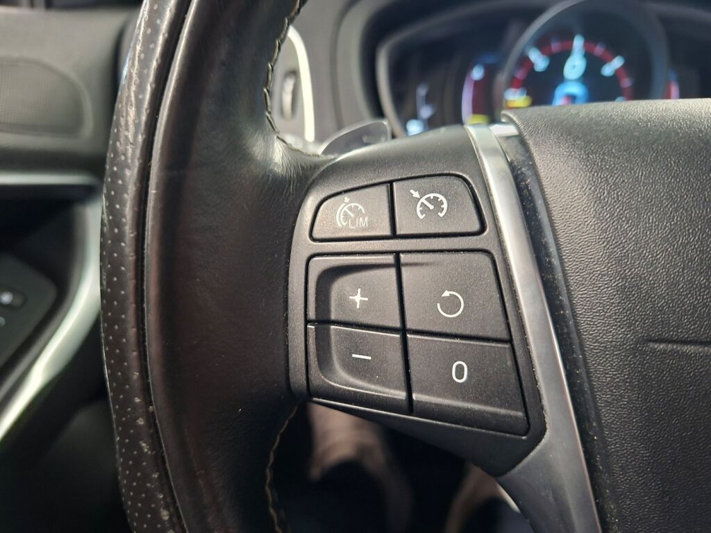 Volvo V40 2016 Harmaa