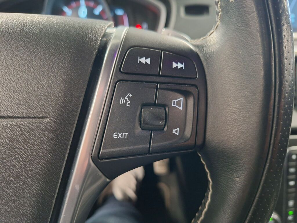 Volvo V40 2016 Harmaa