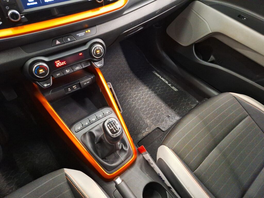 Kia Stonic 2020 Sininen