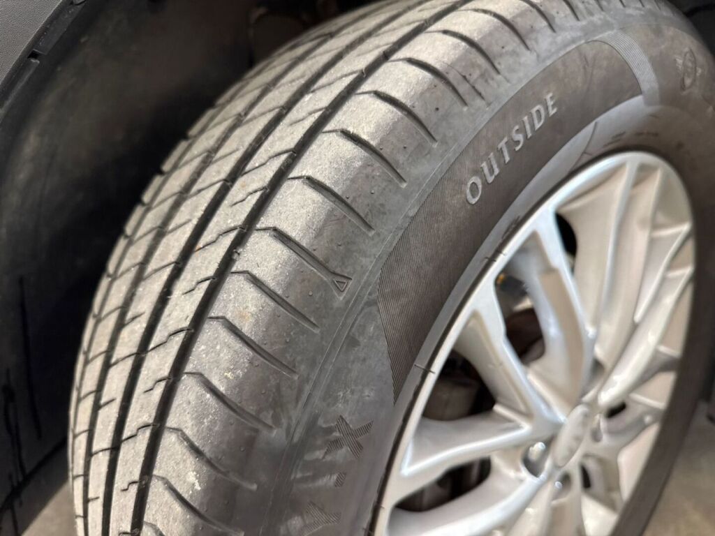 Kia Stonic 2019 Valkoinen